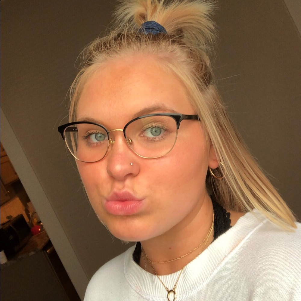 Meet your Posher, Madi